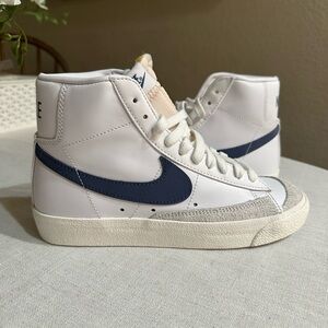 Nike Blazer Mid ‘77 in White and Diffuser Blue